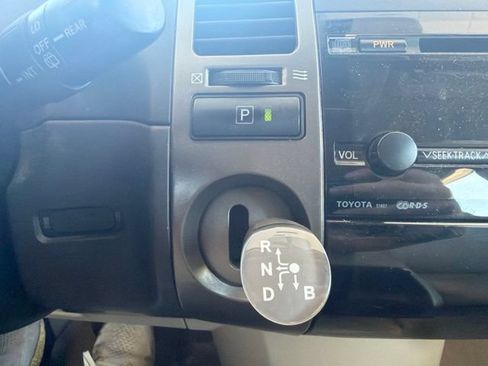 Used 2005 Toyota Prius w/ Pkg 4 FWD image 34