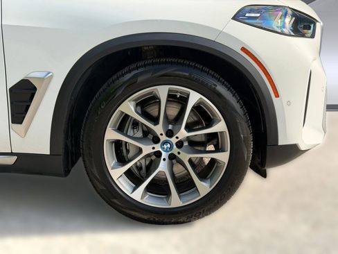 Certified 2025 BMW X5 xDrive50e w/ Premium Package AWD/4WD image 11