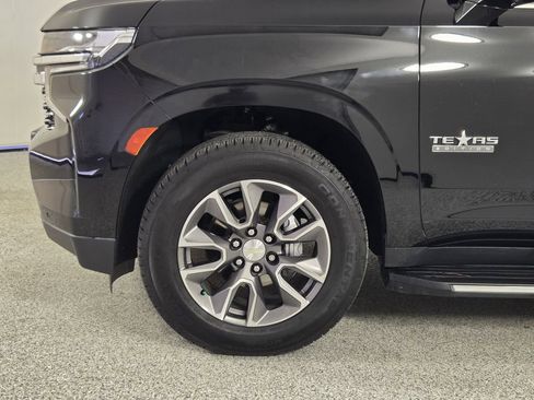 Used 2022 Chevrolet Tahoe LT w/ Luxury Package RWD image 8