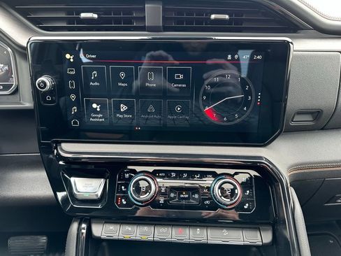 Used 2024 GMC Sierra 1500 AT4 w/ Technology Package image 11