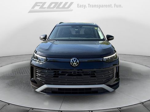 New 2026 Volkswagen Tiguan SE AWD/4WD image 2