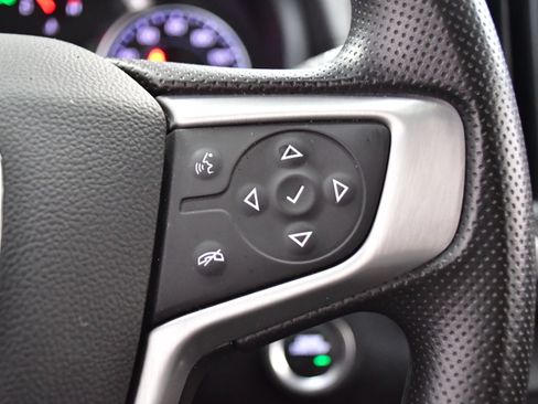 Used 2024 GMC Terrain SLE image 24