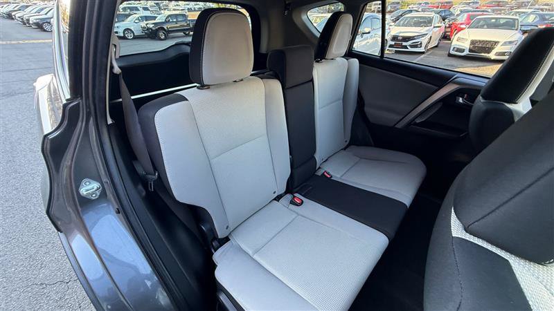Used 2016 Toyota RAV4 XLE FWD image 15