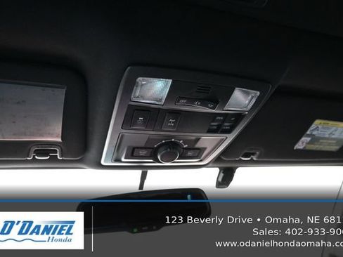 Used 2016 Toyota Tacoma TRD Off-Road AWD/4WD image 30