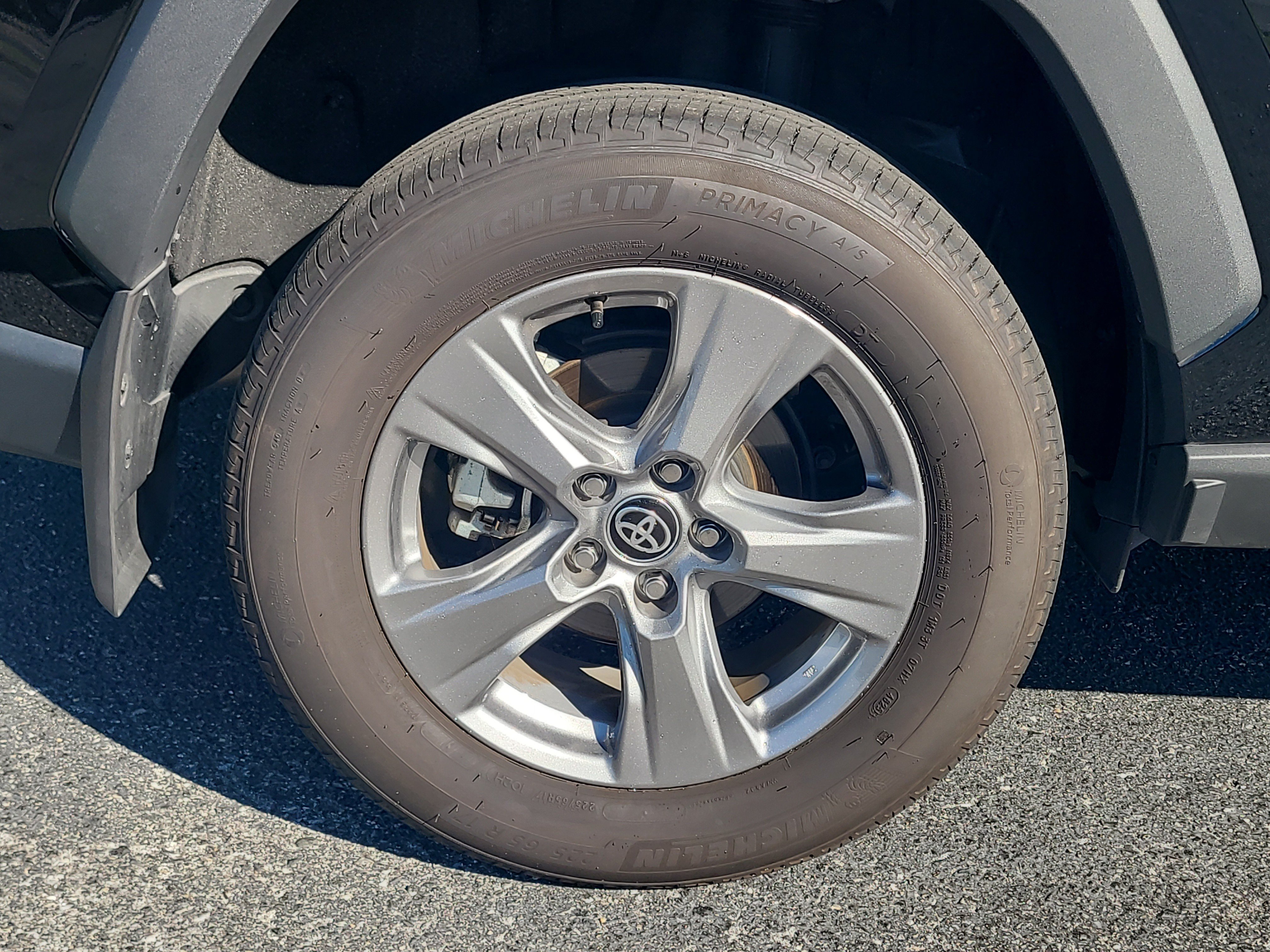 Certified 2025 Toyota RAV4 XLE w/ Convenience Package FWD image 10