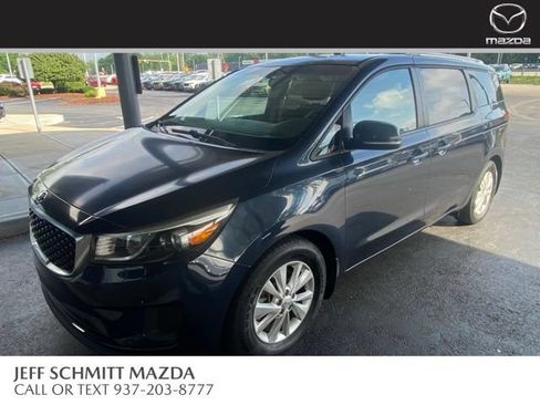 Used 2017 Kia Sedona LX w/ LX Essentials Premium Package FWD image 1