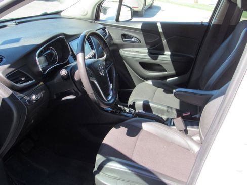 Used 2020 Buick Encore Preferred AWD/4WD image 13