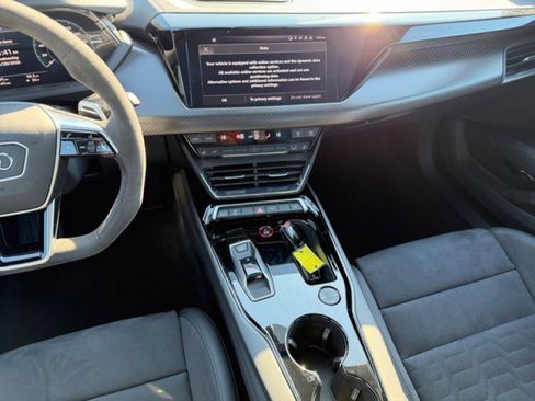 Used 2023 Audi e-tron GT Premium Plus image 14