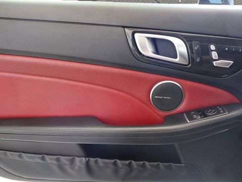 Used 2018 Mercedes-Benz SLC 43 AMG image 20