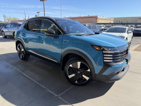 Used 2025 Nissan Kicks SR image 6