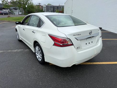 Used 2015 Nissan Altima 2.5 S w/ Power Driver Seat Package FWD image 4