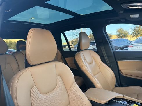 Used 2023 Volvo XC90 B6 Ultimate w/ Protection Package Premier image 13