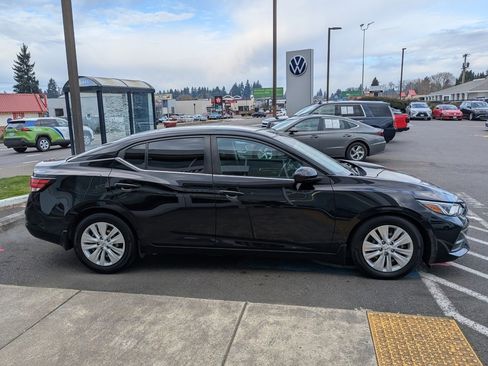 Used 2020 Nissan Sentra S image 6