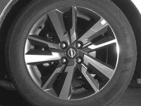 Used 2025 Nissan Versa SV FWD image 12