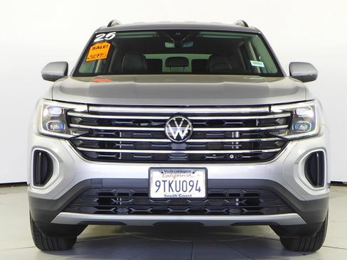 Used 2025 Volkswagen Atlas SE FWD image 3