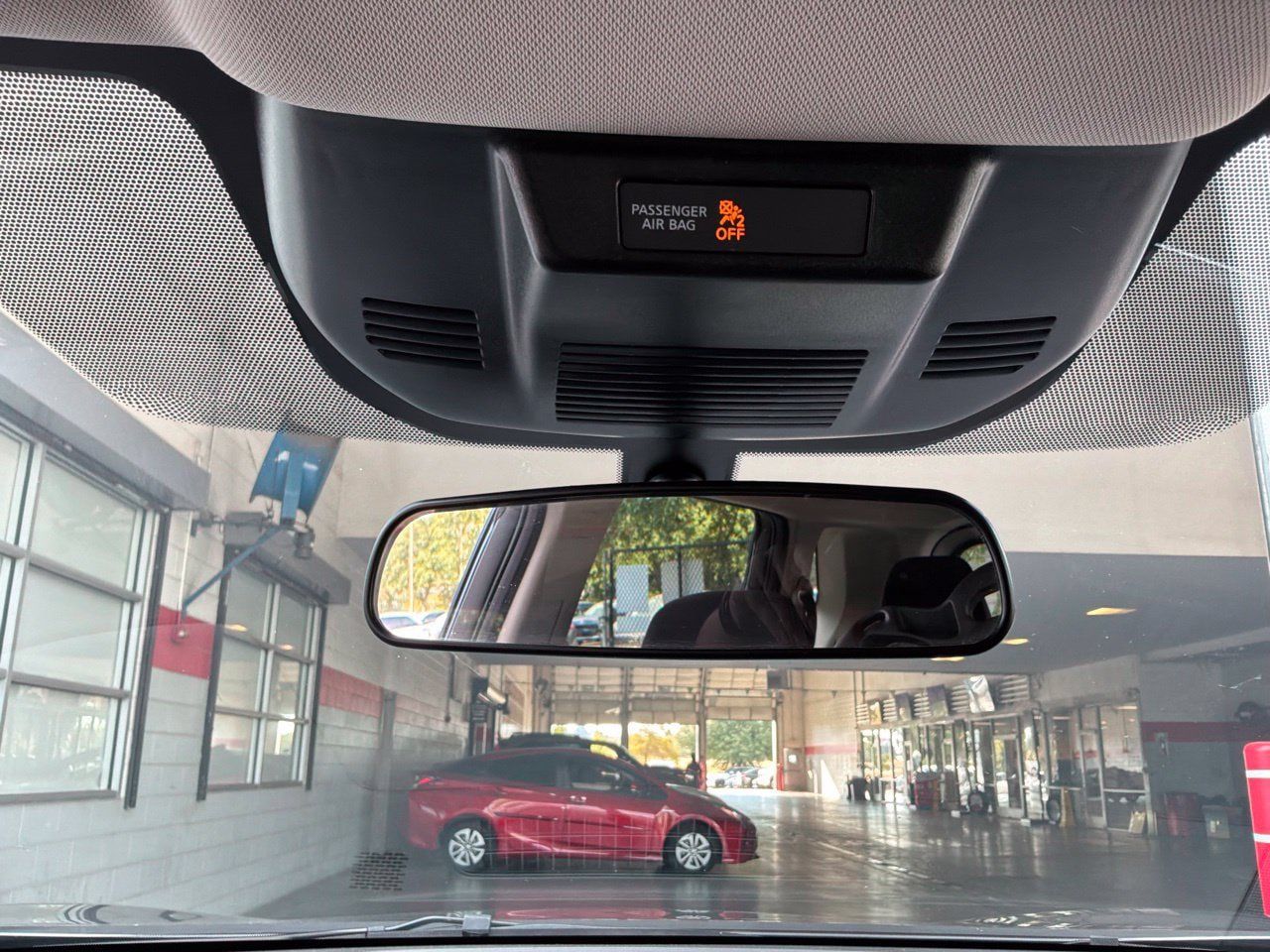 Used 2025 Nissan Rogue SV FWD image 19