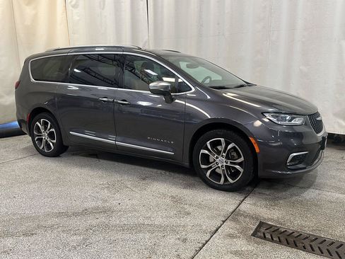 Used 2021 Chrysler Pacifica Pinnacle AWD/4WD image 7
