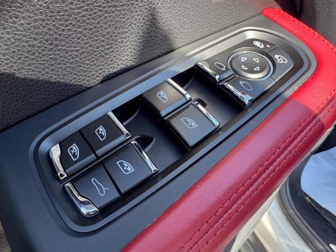 Used 2020 Porsche Macan S w/ Premium Package Plus AWD/4WD image 15