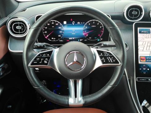 Used 2024 Mercedes-Benz GLC 300 SUV w/ Driver Assistance Package image 32