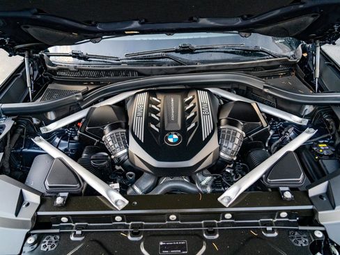 Used 2021 BMW X5 M50i image 30