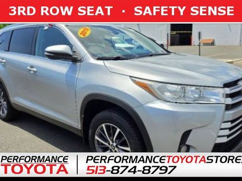Used 2019 Toyota Highlander XLE AWD/4WD image 1