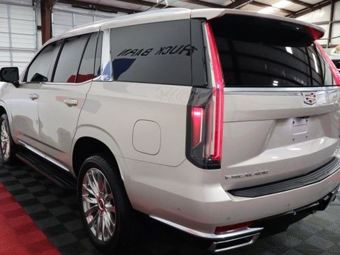 Used 2021 Cadillac Escalade Premium Luxury w/ LPO, Illumination Package AWD/4WD image 26