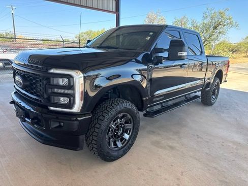 Used 2024 Ford F250 Lariat w/ Sport Appearance Package AWD/4WD image 3