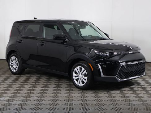 Certified 2025 Kia Soul LX FWD image 2