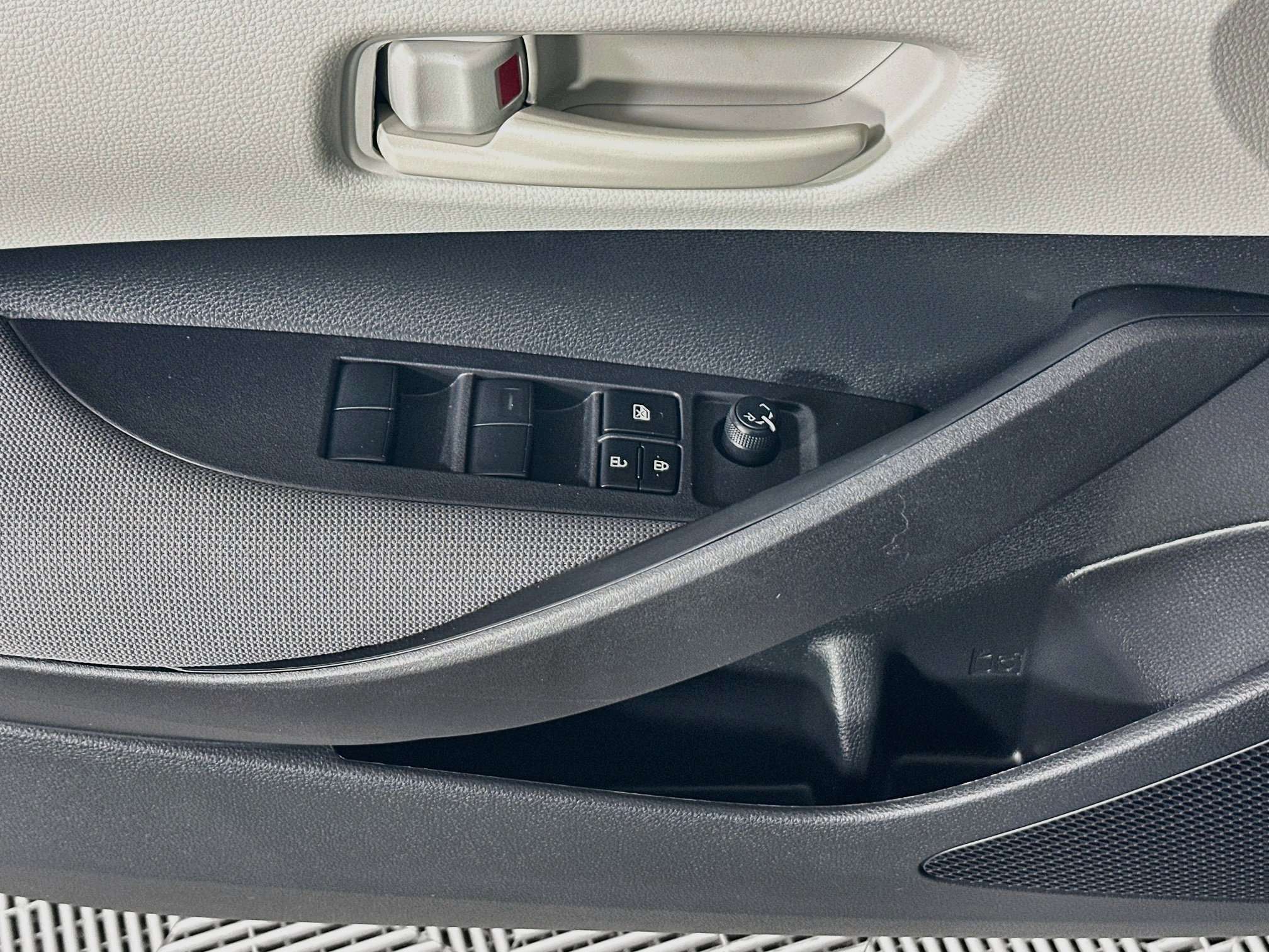 Certified 2024 Toyota Corolla LE FWD image 14
