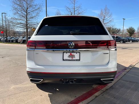 Used 2025 Volkswagen Atlas SE image 7
