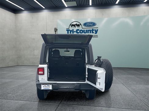 Used 2020 Jeep Wrangler Unlimited Sport image 35