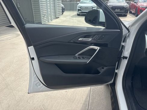 Used 2025 BMW X2 xDrive28i w/ Convenience Package image 10