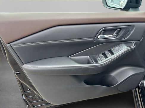 Used 2023 Nissan Rogue SL w/ SL Premium Package image 26