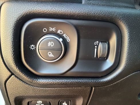Used 2021 RAM 1500 Big Horn AWD/4WD image 47