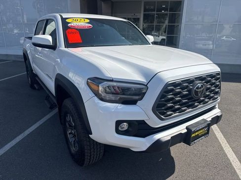 Certified 2023 Toyota Tacoma TRD Off-Road AWD/4WD image 6