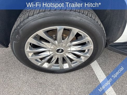 Used 2021 Cadillac Escalade ESV Premium Luxury image 10