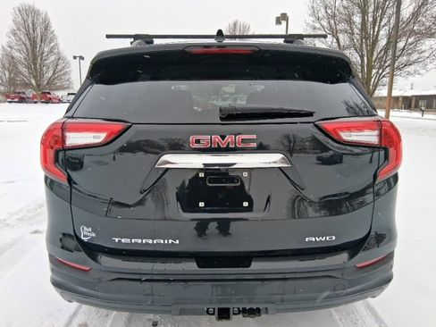 Used 2022 GMC Terrain SLE w/ Driver Convenience Package image 4