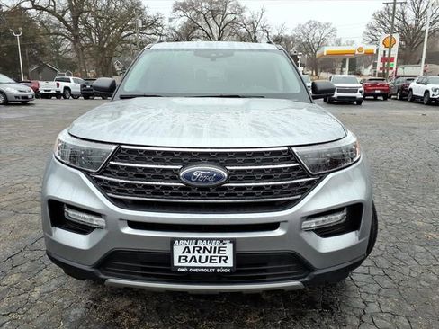 Used 2022 Ford Explorer XLT w/ Equipment Group 202A image 14