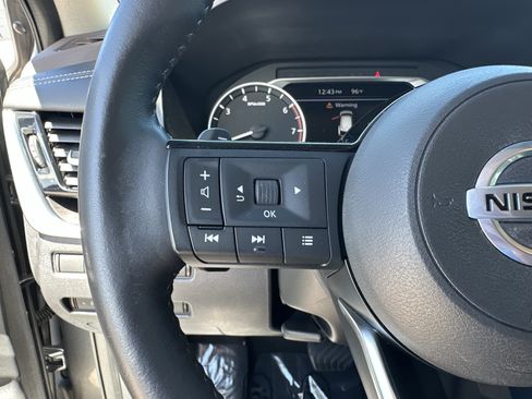 Certified 2021 Nissan Rogue SL FWD image 33
