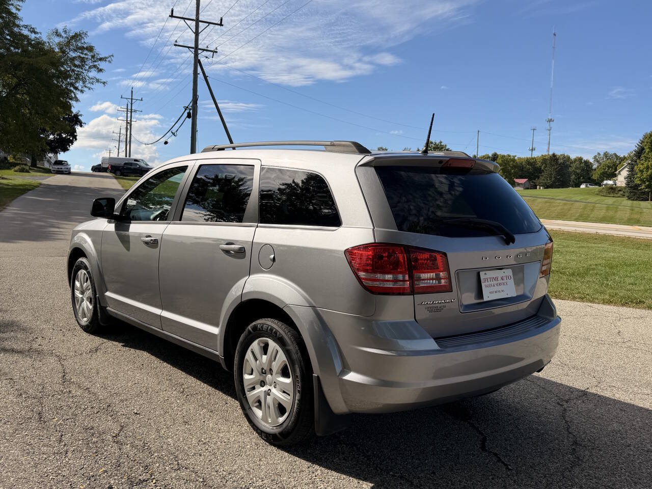 Used 2018 Dodge Journey SE w/ Mopar All Weather Group FWD image 3