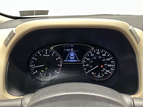 Used 2019 Nissan Pathfinder Platinum AWD/4WD image 18