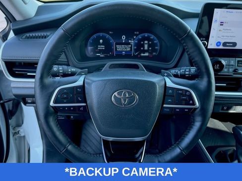 Used 2025 Toyota Grand Highlander AWD image 12