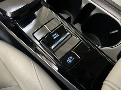 Used 2023 Hyundai Sonata SE w/ Preferred Accessory Package FWD image 30