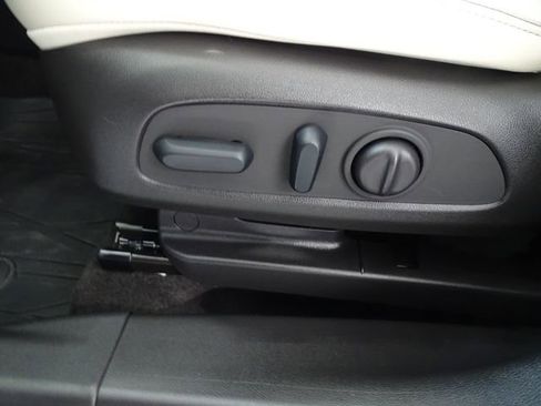 Used 2023 Buick Encore GX Preferred w/ Cold Weather Comfort Package AWD/4WD image 3