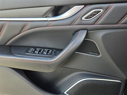Used 2022 Maserati Levante Modena image 27