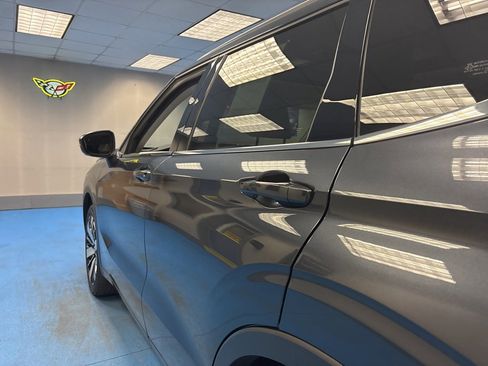 Used 2025 Mitsubishi Outlander SEL image 20