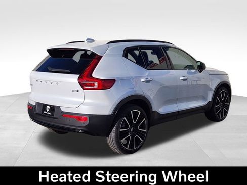 Certified 2023 Volvo XC40 B5 Ultimate w/ Climate Package image 9