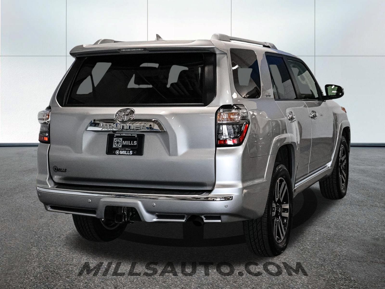 Used 2024 Toyota 4Runner Limited AWD/4WD image 8