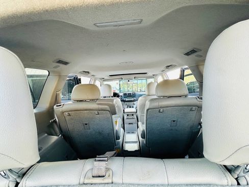 Used 2010 Toyota Highlander SE image 21