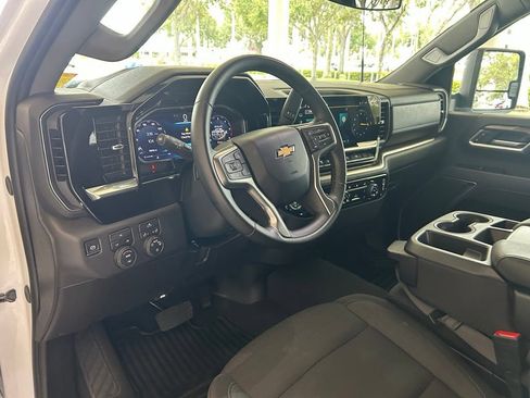 Used 2026 Chevrolet Silverado 2500 LT AWD/4WD image 7